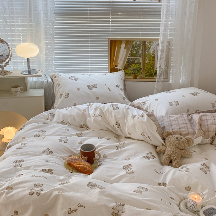 91家纺网 家纺一手货源 找家纺 昔可 2022新款爱丽丝梦游仙境系列四件套 爱心小咖熊