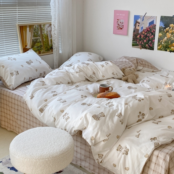 91家纺网 家纺一手货源 找家纺 昔可 2022新款爱丽丝梦游仙境系列四件套 爱心小咖熊