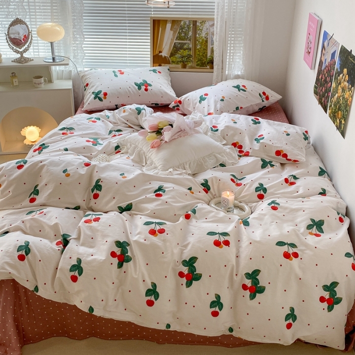 91家纺网 家纺一手货源 找家纺 昔可 2022新款爱丽丝梦游仙境系列四件套 车厘子红