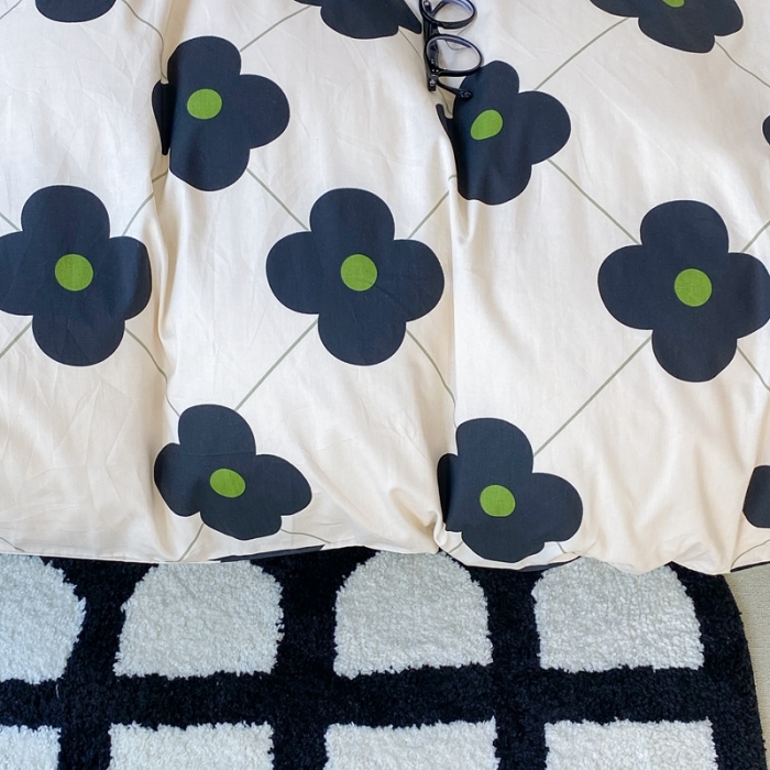 91家纺网 家纺一手货源 找家纺 昔可 2022新款简约花朵四件套 幸运四叶花黑