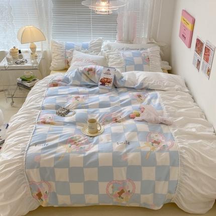 91家纺网 家纺一手货源 找家纺 昔可 2022新款韩版花边系列四件套 蓝格爱心熊
