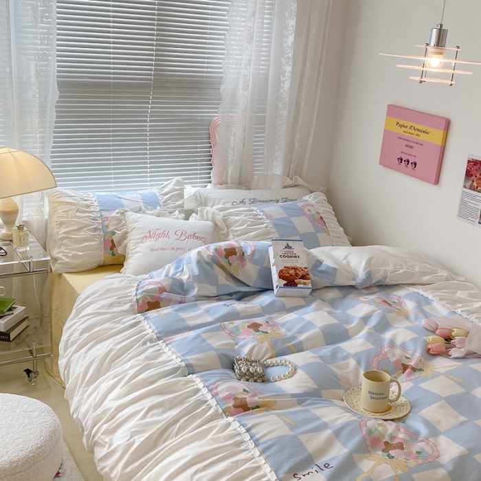 91家纺网 家纺一手货源 找家纺 昔可 2022新款韩版花边系列四件套 蓝格爱心熊