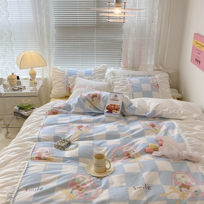 91家纺网 家纺一手货源 找家纺 昔可 2022新款韩版花边系列四件套 蓝格爱心熊