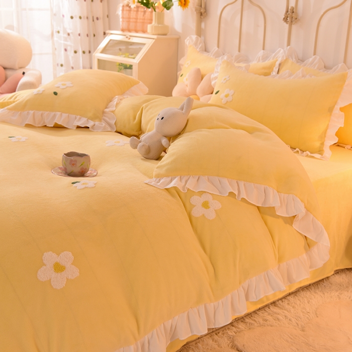 91家纺网 家纺一手货源 找家纺 2022新款可爱兔牛奶绒毛巾绣四件套 小雏菊-黄