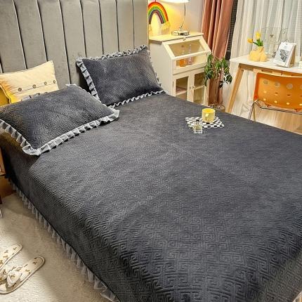 91家纺网 家纺一手货源 找家纺 索飞特 牛奶绒夹棉绗缝床盖三件套四件套 石墨灰