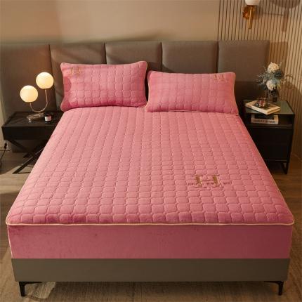 91家纺网 家纺一手货源 找家纺 （总）恒爱 秋冬新款A类牛奶绒刺绣夹棉单床笠--H系列