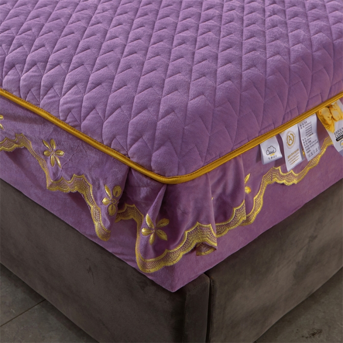 91家纺网 家纺一手货源 找家纺 恒爱 2022秋冬新款A类宝宝绒轻奢刺绣床笠 轻奢床笠豆沙紫