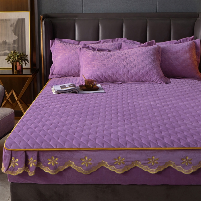 91家纺网 家纺一手货源 找家纺 恒爱 2022秋冬新款A类宝宝绒轻奢刺绣床笠 轻奢床笠豆沙紫