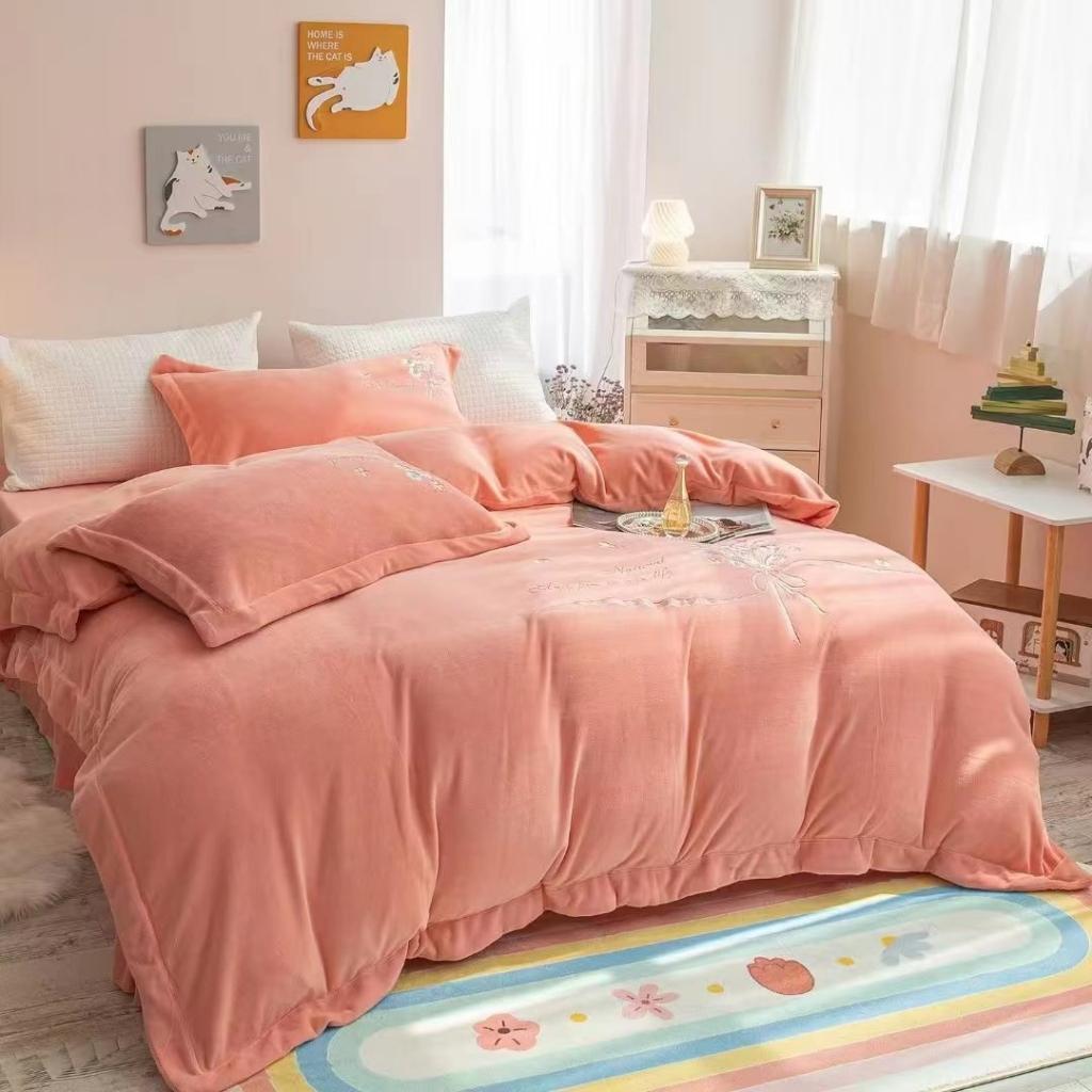 91家纺网 家纺一手货源 找家纺 绒博士新款秋冬220g法莱水晶魔法四件套-倾城之恋 粉色