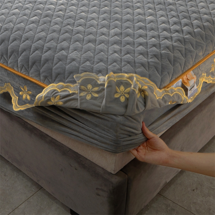 91家纺网 家纺一手货源 找家纺 恒爱 2022秋冬新款A类宝宝绒轻奢刺绣床笠 轻奢床笠高级灰