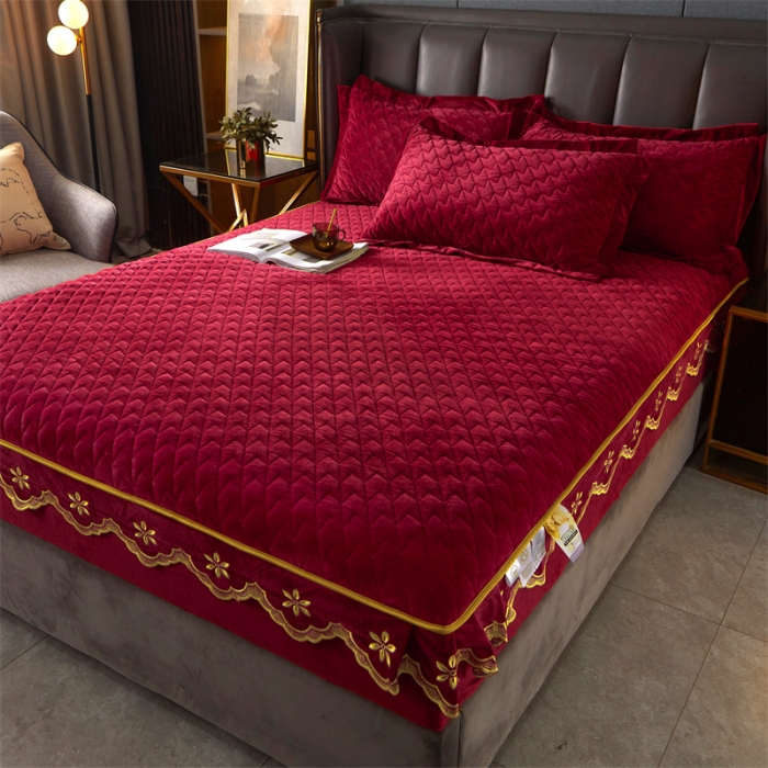 91家纺网 家纺一手货源 找家纺 恒爱 2022秋冬新款A类宝宝绒轻奢刺绣床笠 轻奢床笠酒红