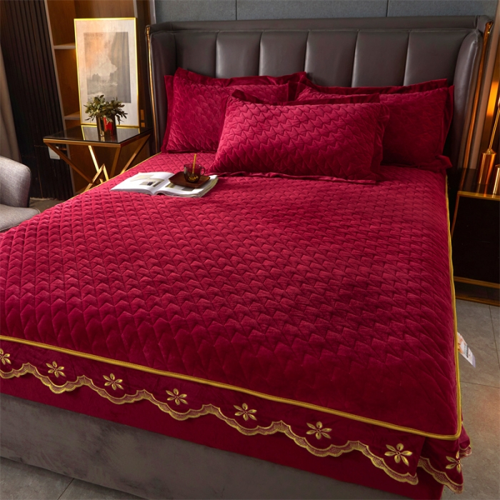 91家纺网 家纺一手货源 找家纺 恒爱 2022秋冬新款A类宝宝绒轻奢刺绣床笠 轻奢床笠酒红