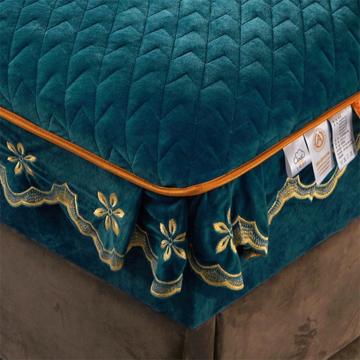 91家纺网 家纺一手货源 找家纺 恒爱 2022秋冬新款A类宝宝绒轻奢刺绣床笠 轻奢床笠孔雀绿