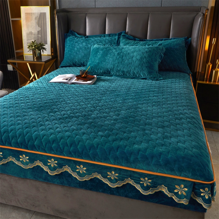 91家纺网 家纺一手货源 找家纺 恒爱 2022秋冬新款A类宝宝绒轻奢刺绣床笠 轻奢床笠孔雀绿