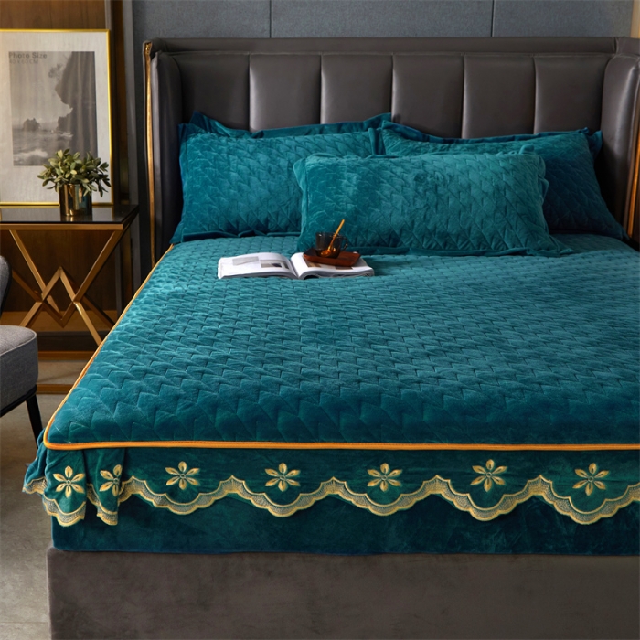 91家纺网 家纺一手货源 找家纺 恒爱 2022秋冬新款A类宝宝绒轻奢刺绣床笠 轻奢床笠孔雀绿