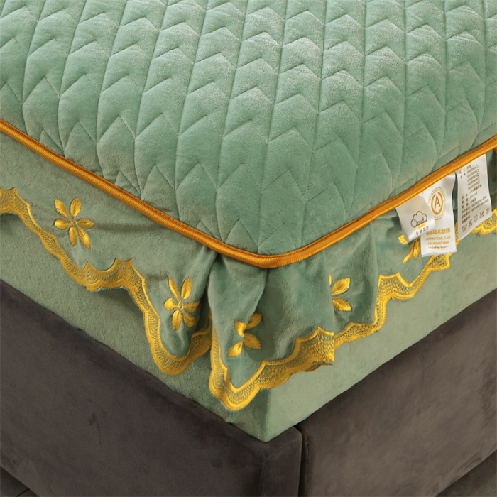 91家纺网 家纺一手货源 找家纺 恒爱 2022秋冬新款A类宝宝绒轻奢刺绣床笠 轻奢床笠抹茶绿