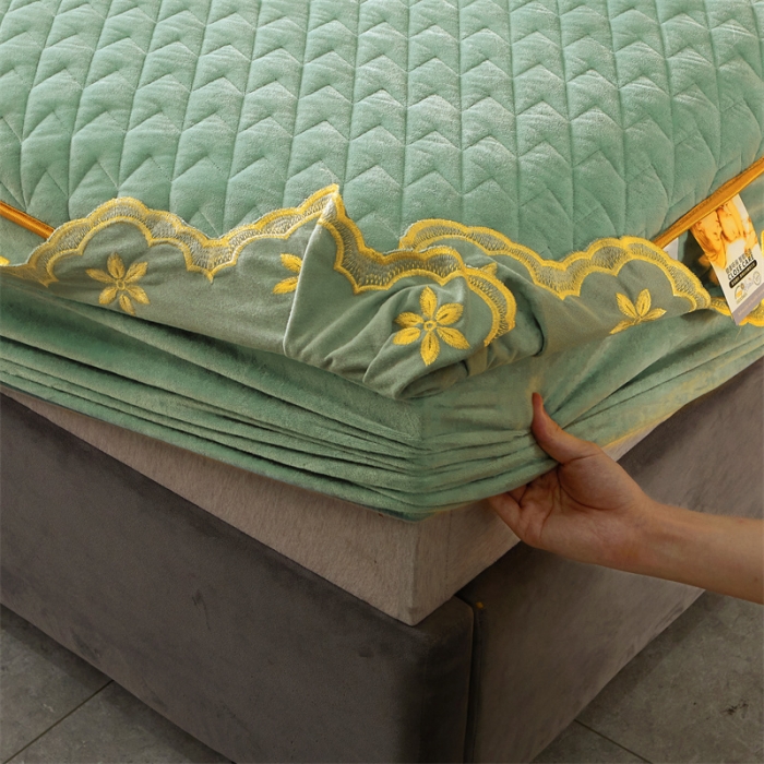 91家纺网 家纺一手货源 找家纺 恒爱 2022秋冬新款A类宝宝绒轻奢刺绣床笠 轻奢床笠抹茶绿