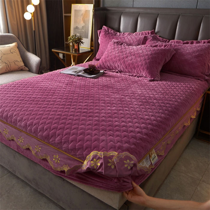 91家纺网 家纺一手货源 找家纺 恒爱 2022秋冬新款A类宝宝绒轻奢刺绣床笠 轻奢床笠深豆沙