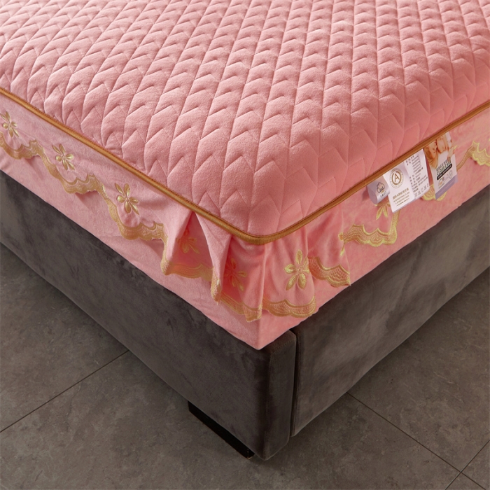 91家纺网 家纺一手货源 找家纺 恒爱 2022秋冬新款A类宝宝绒轻奢刺绣床笠 轻奢床笠香妃粉