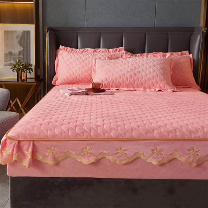 91家纺网 家纺一手货源 找家纺 恒爱 2022秋冬新款A类宝宝绒轻奢刺绣床笠 轻奢床笠香妃粉