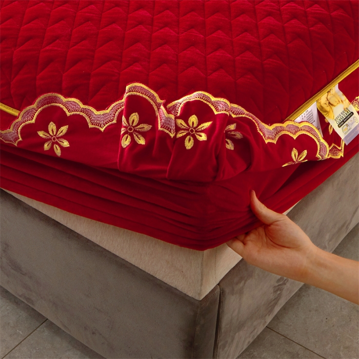 91家纺网 家纺一手货源 找家纺 恒爱 2022秋冬新款A类宝宝绒轻奢刺绣床笠 轻奢床笠中国红
