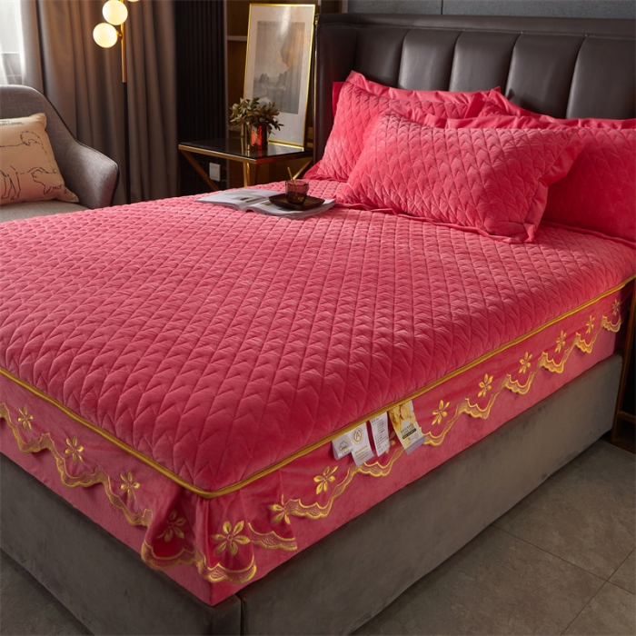 91家纺网 家纺一手货源 找家纺 恒爱 2022秋冬新款A类宝宝绒轻奢刺绣床笠 轻奢床笠砖红