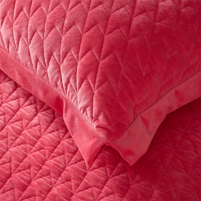 91家纺网 家纺一手货源 找家纺 恒爱 2022秋冬新款A类宝宝绒轻奢刺绣床笠 轻奢床笠砖红