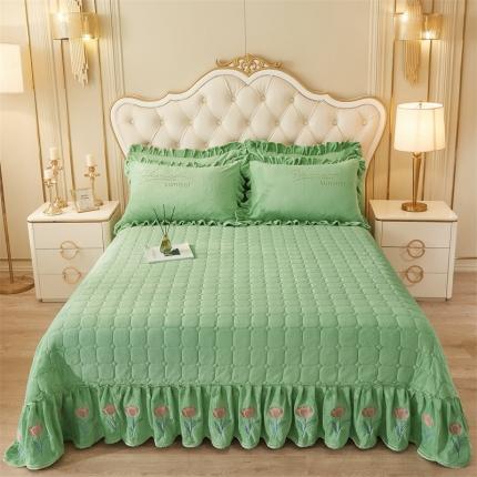 91家纺网 家纺一手货源 找家纺 恒爱 2022秋冬新款A类牛奶绒羽毛刺绣夹棉床盖款三件套 清新绿