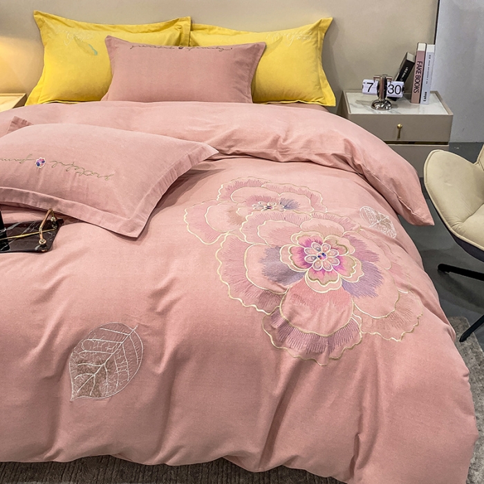 91家纺网 家纺一手货源 找家纺 涵宸 2022新款全棉铂金磨毛刺绣四件套-月息系列 月息-蜜桃玉