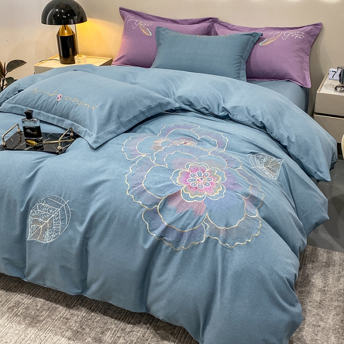91家纺网 家纺一手货源 找家纺 涵宸 2022新款全棉铂金磨毛刺绣四件套-月息系列 月息-摩卡蓝