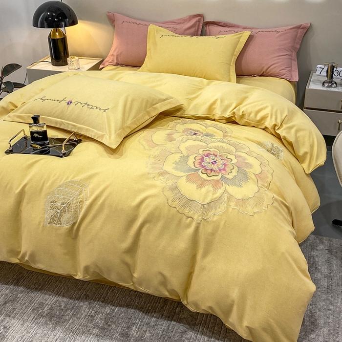 91家纺网 家纺一手货源 找家纺 涵宸 2022新款全棉铂金磨毛刺绣四件套-月息系列 月息-气质黄