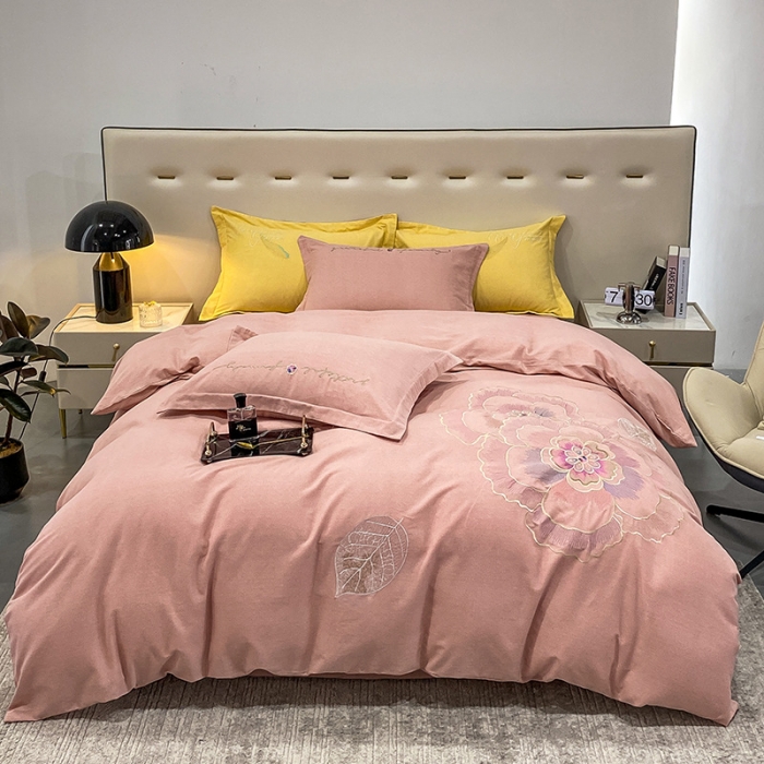 91家纺网 家纺一手货源 找家纺 涵宸 2022新款全棉铂金磨毛刺绣四件套-月息系列 月息-蜜桃玉