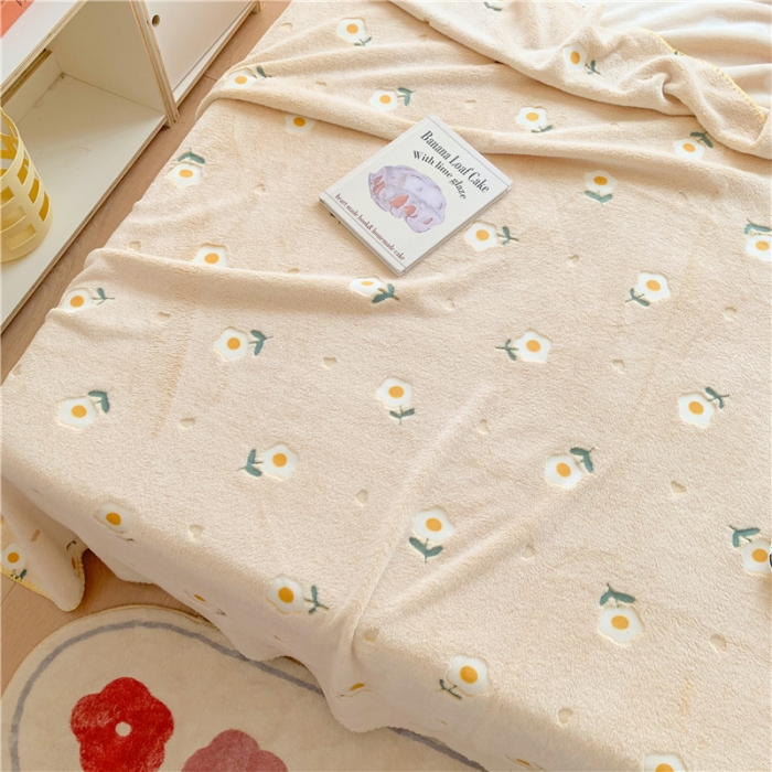 91家纺网 家纺一手货源 找家纺 蜜柚 2024新款立体锁边云朵绒印花毛毯四季毯 雏菊