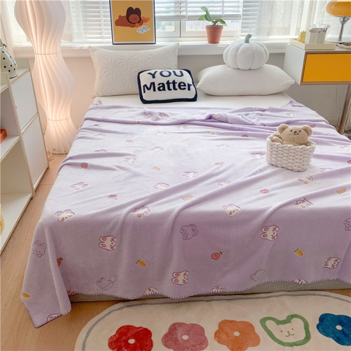 91家纺网 家纺一手货源 找家纺 蜜柚 2024新款立体锁边云朵绒印花毛毯四季毯 可爱兔