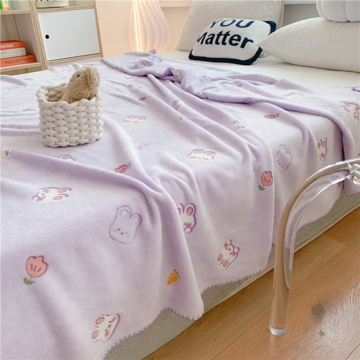 91家纺网 家纺一手货源 找家纺 蜜柚 2024新款立体锁边云朵绒印花毛毯四季毯 可爱兔