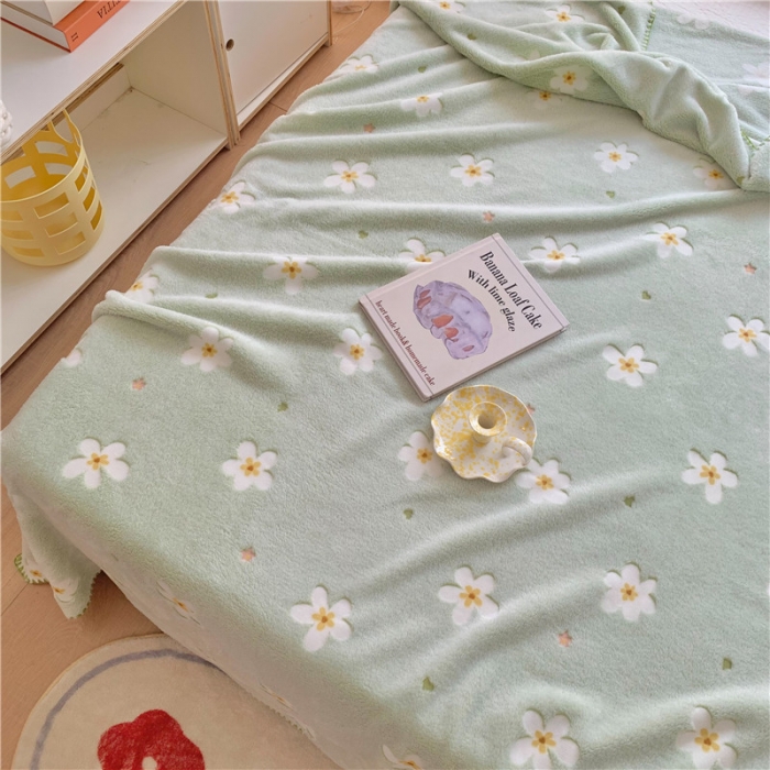 91家纺网 家纺一手货源 找家纺 蜜柚 2024新款立体锁边云朵绒印花毛毯四季毯 向阳花开