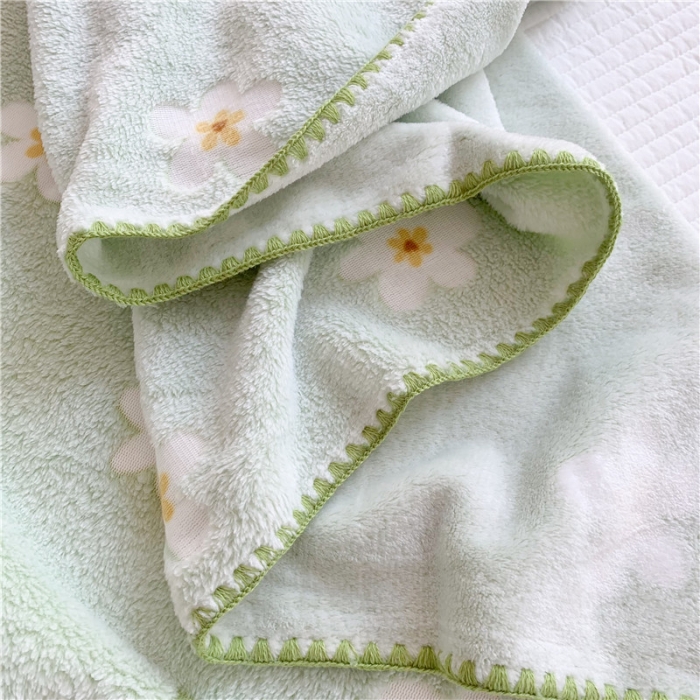 91家纺网 家纺一手货源 找家纺 蜜柚 2024新款立体锁边云朵绒印花毛毯四季毯 向阳花开