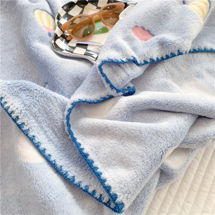 91家纺网 家纺一手货源 找家纺 蜜柚 2024新款立体锁边云朵绒印花毛毯四季毯 蓝气球