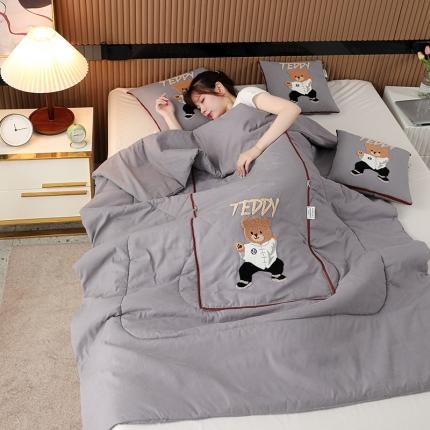 91家纺网 家纺一手货源 找家纺 （总）宝马家纺2022新款毛巾绣四季款抱枕被-功夫熊