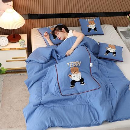 91家纺网 家纺一手货源 找家纺 （总）宝马家纺2022新款毛巾绣四季款抱枕被-功夫熊