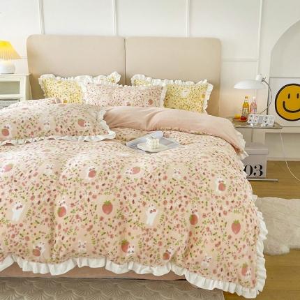 91家纺网 家纺一手货源 找家纺 二八年华 2022新款印花牛奶绒四件套 草莓兔(粉)