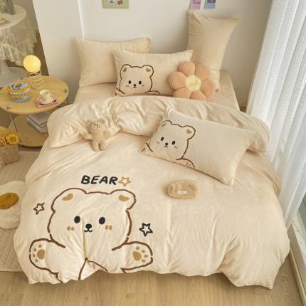 91家纺网 家纺一手货源 找家纺 川悦生活 2022新款牛奶绒毛巾绣四件套 萌萌熊咖