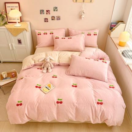 91家纺网 家纺一手货源 找家纺 川悦生活 2022新款牛奶绒毛巾绣四件套 甜美樱桃