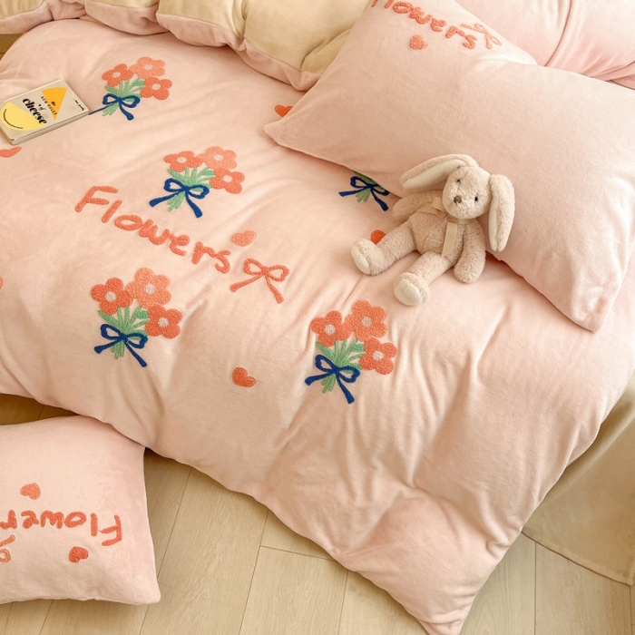 91家纺网 家纺一手货源 找家纺 川悦生活 2022新款牛奶绒毛巾绣四件套 朵朵花园