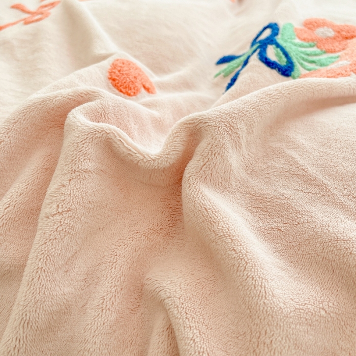 91家纺网 家纺一手货源 找家纺 川悦生活 2022新款牛奶绒毛巾绣四件套 朵朵花园