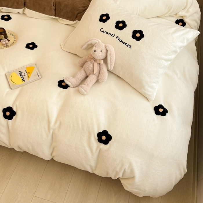 91家纺网 家纺一手货源 找家纺 川悦生活 2022新款牛奶绒毛巾绣四件套 复古小花