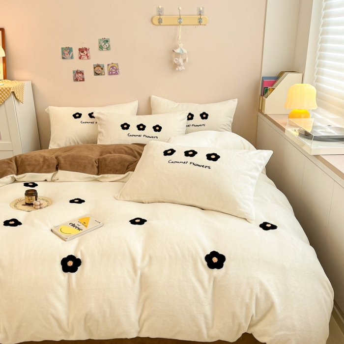 91家纺网 家纺一手货源 找家纺 川悦生活 2022新款牛奶绒毛巾绣四件套 复古小花