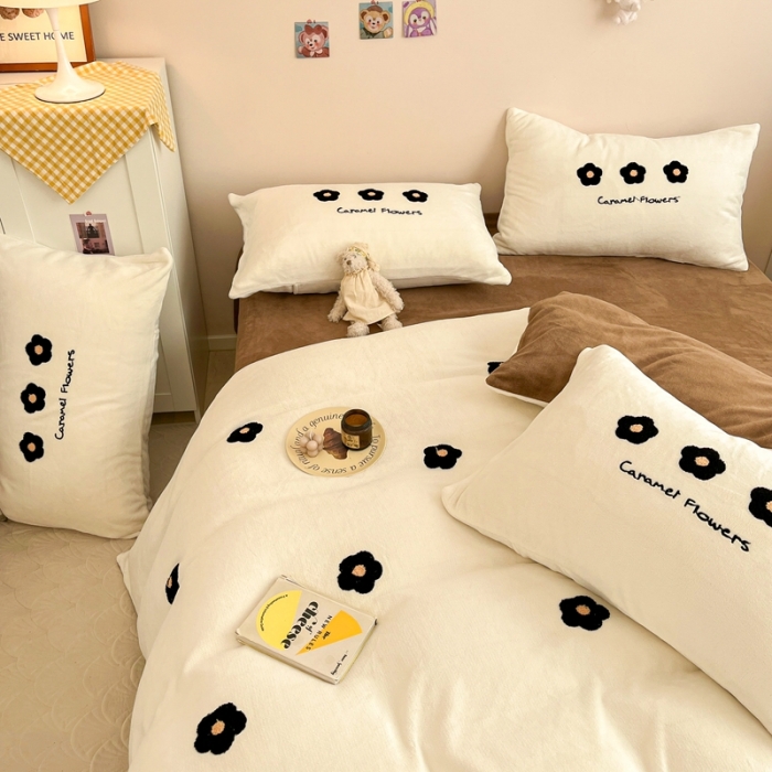 91家纺网 家纺一手货源 找家纺 川悦生活 2022新款牛奶绒毛巾绣四件套 复古小花