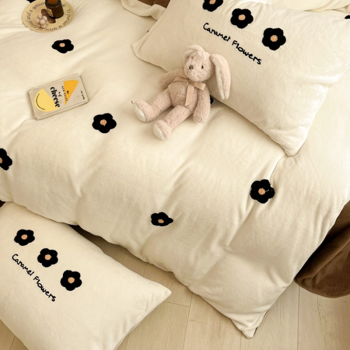 91家纺网 家纺一手货源 找家纺 川悦生活 2022新款牛奶绒毛巾绣四件套 复古小花