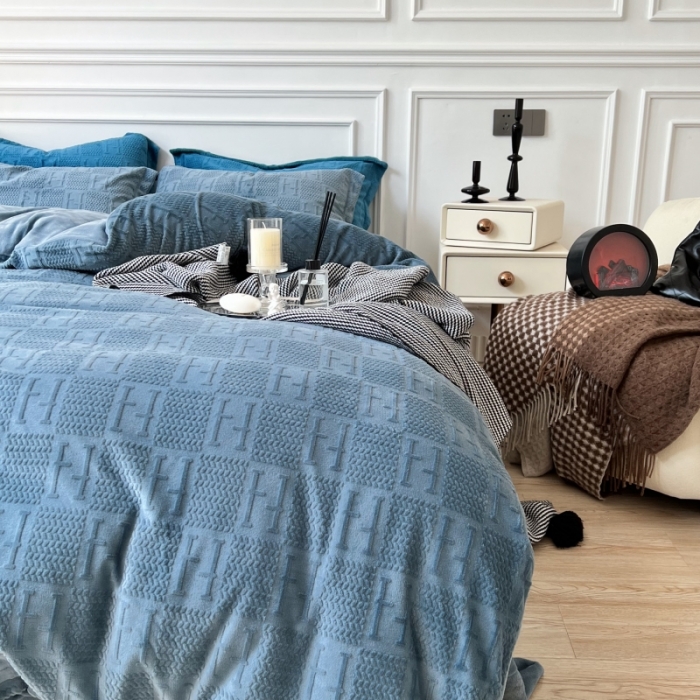 91家纺网 家纺一手货源 找家纺 （总）安莱生活 2022新款牛奶绒雕花210克重比弗利系列